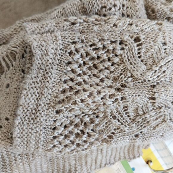 MAURICE'S Tan Sweater. Size XS - Picture 13 of 15